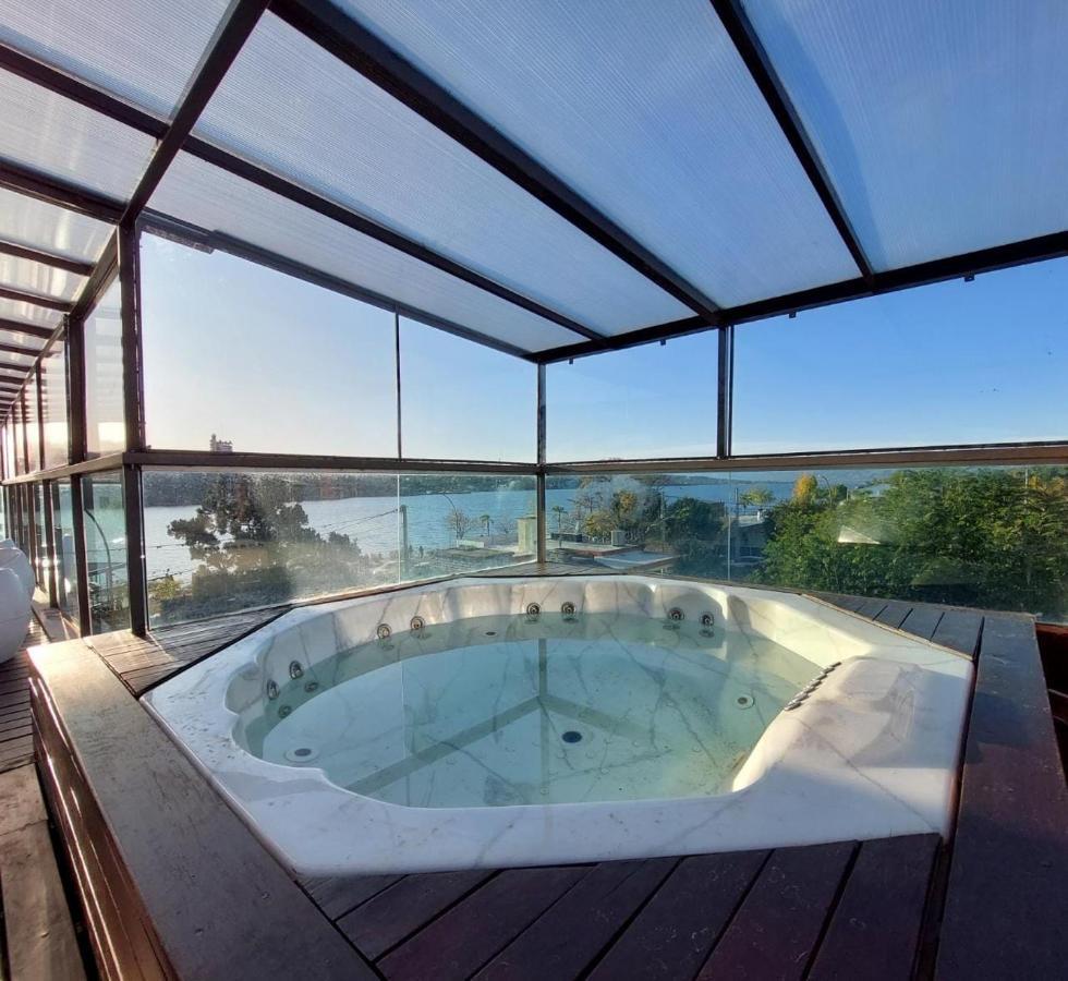 Costalago Suites